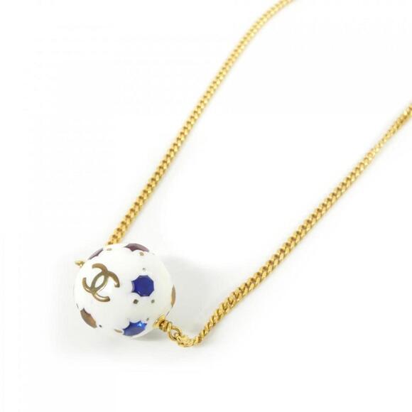 CHANEL White Necklace - Picture 1 of 4